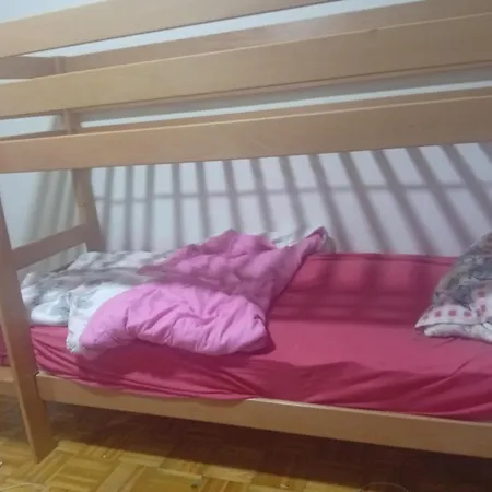 Quarto em Acomodações Particulares Availability Now Saraievo